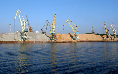 port cranes