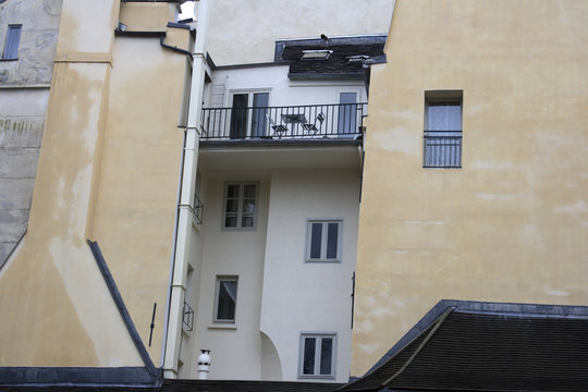 parisian apartment buildings