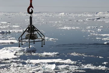 Fotobehang antarctic marine research © staphy