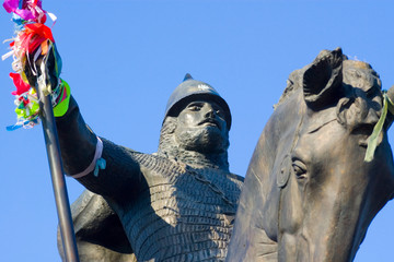 monument to the soldier of ancient russia