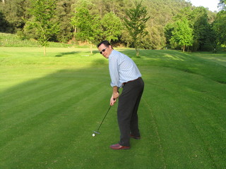 Fototapeta premium jugando al golf
