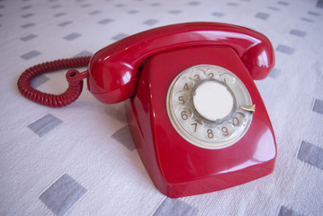 telefono rojo