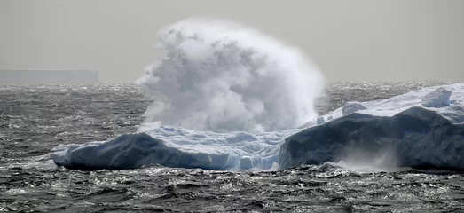 Foto auf Glas antarktische Fontäne © staphy