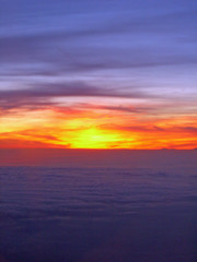 sonnenuntergang über den wolken