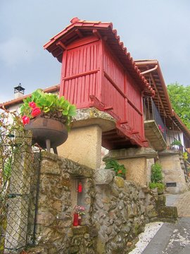 horreo en santa mari&ntilde;a de aguas santas