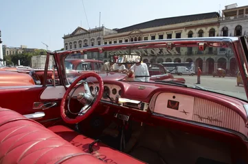 Afwasbaar Fotobehang Cubaanse oldtimers klassieke Amerikaanse auto