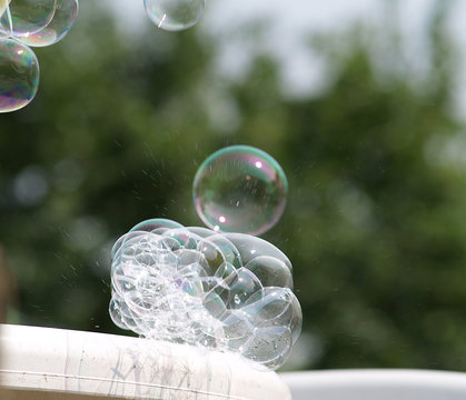 Bubbles Bursting