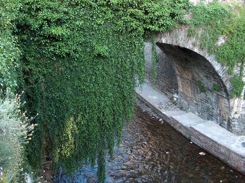 puente con ropajes