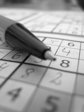 Sudoku R&auml;tsel Heft mit Stift Close-Up