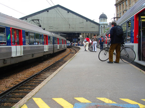 gare de banlieue