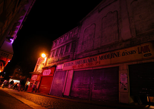 Fototapeta old stores at night