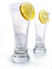 verres et glaçons pour cocktails estival