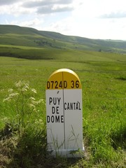 Limite du département entre Cantal et Puy-de-Dôme