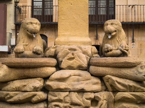 Lions statues in Sorias main square, Spain