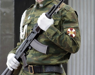 Soldier with submachine gun 3