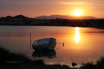 coucher de soleil sur la barque