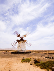 Fototapeta premium verlassene windmühle bei Cotillo, Fuerteventura