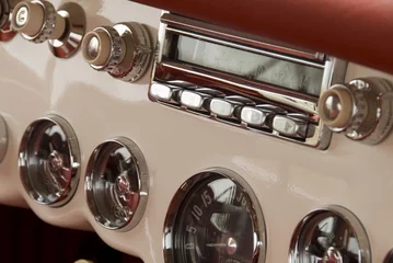  Close-up detail van een klassieke auto op een autoshow © MarketingShotz