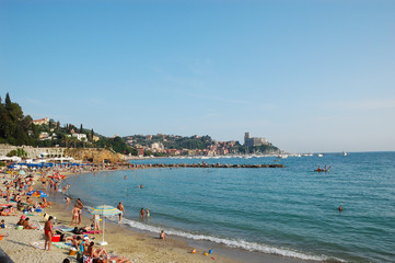 Fototapeta na wymiar Włoska Liguria morze plaża krajobraz