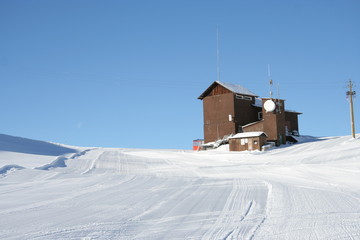 Ski lift station