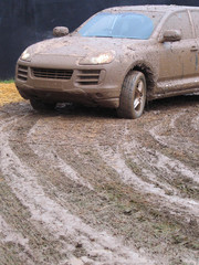 Muddy 4wd car