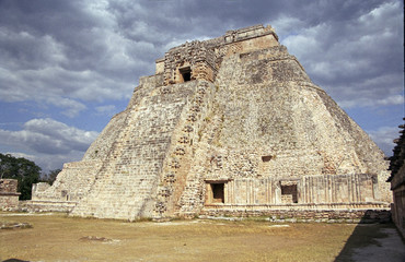 Pyramide des Zauberers in Uxmal, Yucatan, Mexiko