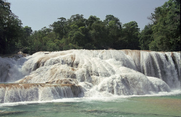 Aqua Azúl Cascades nahe Palenque, Chiapas, Mexiko