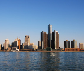 Naklejka premium Waterfront panoramic view of city skyline