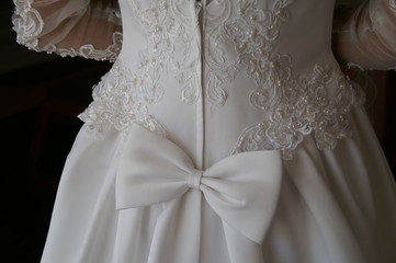 Fototapeta na wymiar dos d'une robe de mariée