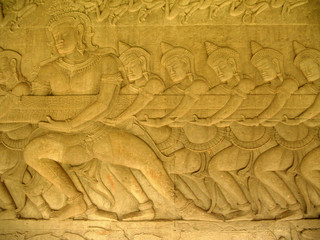 Fototapeta na wymiar bass relief freeze on the wall, angkor wat temple