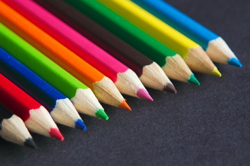 row ofcrayon points