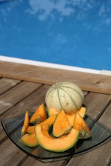 melon en bord de piscine