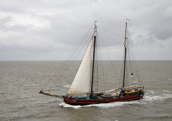Fototapeta premium Sailing boat on the Waddenzee