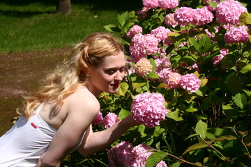 Naklejka premium Blume riechen