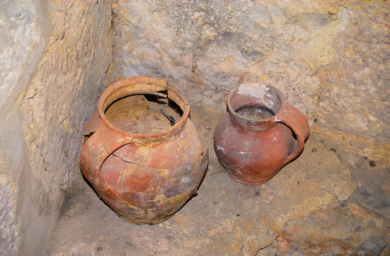 Cruches antique n2
