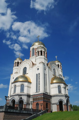 Fototapeta na wymiar Spas-na-krovi cathedral, Yekaterinburg, Russia