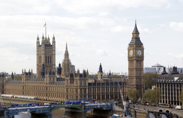 Fototapeta na wymiar Big Ben - Pałac Westminsterski der Themse w Londynie