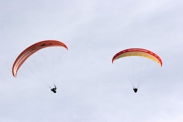 flying in couple