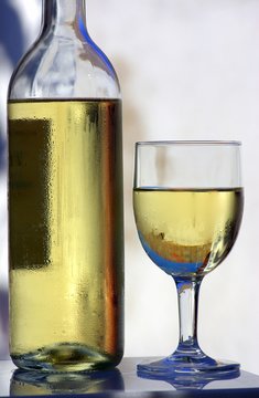 White wine of the alentejo region in the south of portugal.