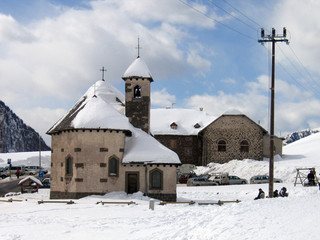 chiesa di montagna