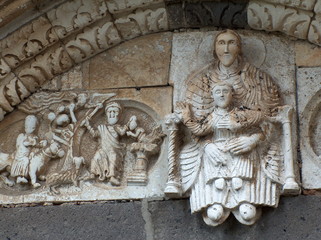 Tuscania, Tympanon, Sta. Maria M., Madonna, Abraham
