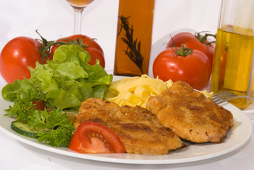 Paniertes-Wiener Schnitzel mit Salat und Nudeln - 8 -