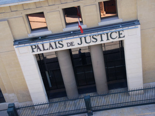 Obraz premium palais de justice Nimes