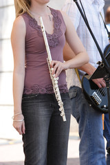 Musician on stage with a flute © NickR