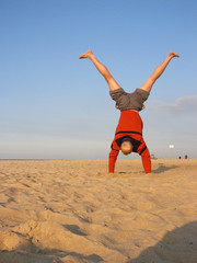 Handstand am Strand