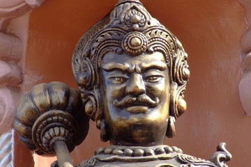Fototapeta na wymiar Statue dans un temple au Vietnam