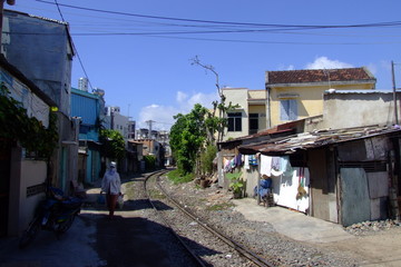 Rue et voie ferre a Nha Trang