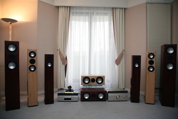 hi-fi audio system in the room