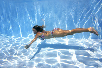 Chica Nadando