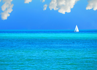 Naklejka premium Sailboat on Calm Sea